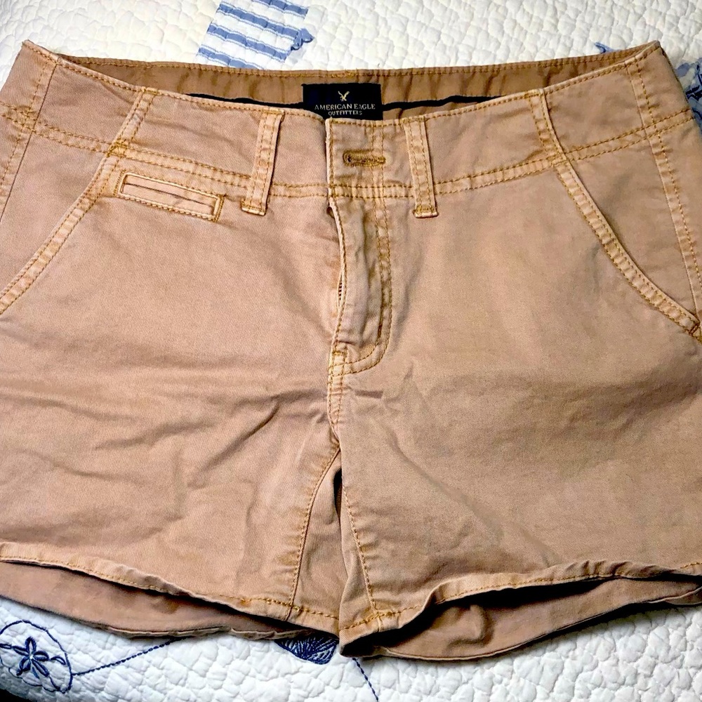 American Eagle khaki shortie shorts size 8